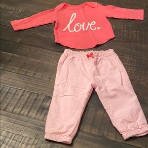 🦋Carter’s EUC 9 month outfit
